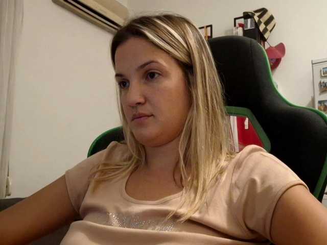 lean-cheeky live cam on BongaCams