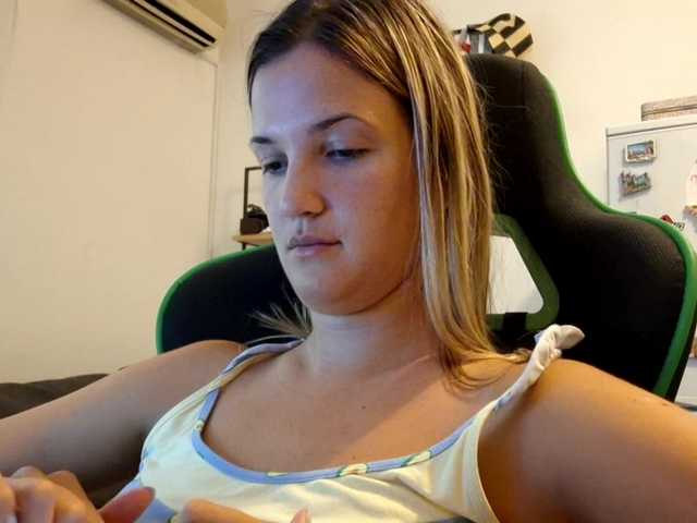 lean-cheeky live cam on BongaCams