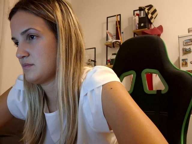 lean-cheeky live cam on BongaCams