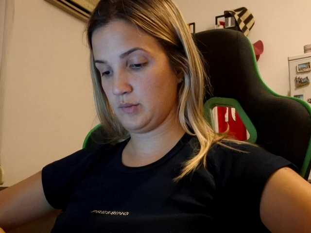 lean-cheeky live cam on BongaCams
