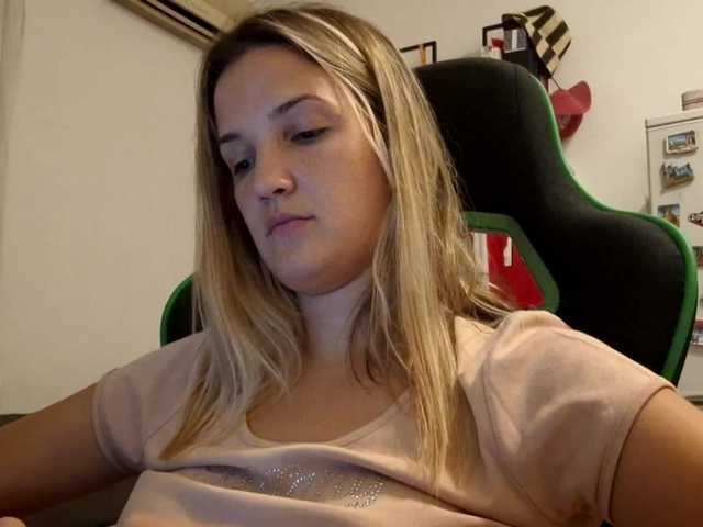 lean-cheeky live cam on BongaCams