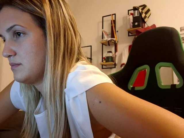 lean-cheeky live cam on BongaCams