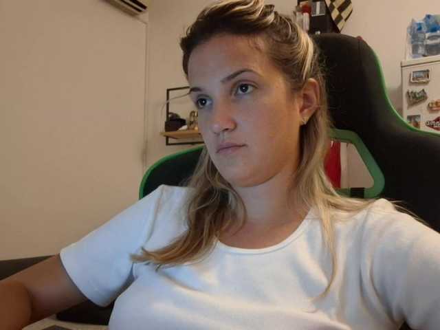 lean-cheeky live cam on BongaCams