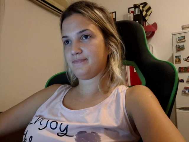 lean-cheeky live cam on BongaCams