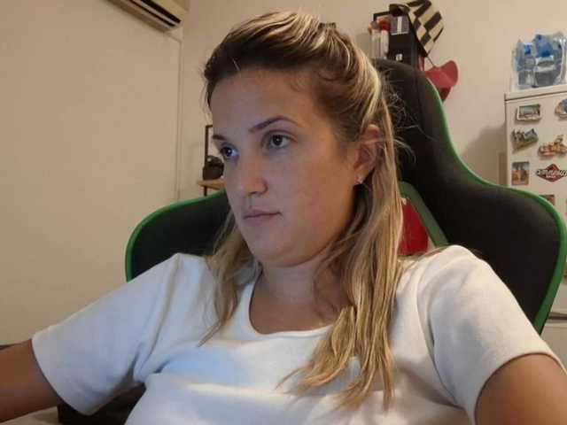 lean-cheeky live cam on BongaCams