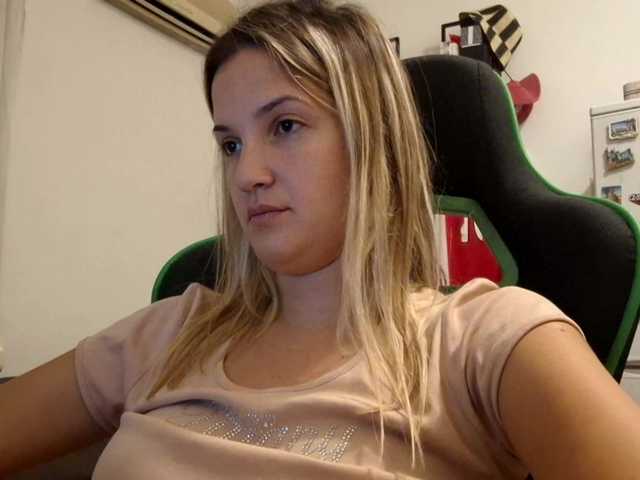 lean-cheeky live cam on BongaCams