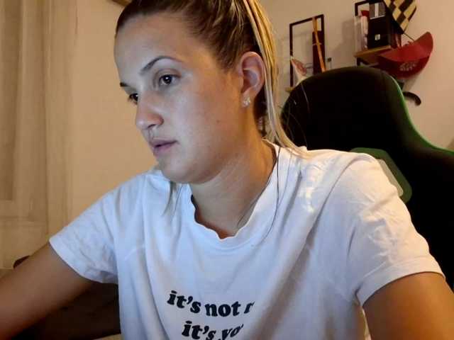 lean-cheeky live cam on BongaCams