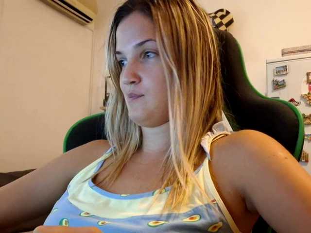 lean-cheeky live cam on BongaCams