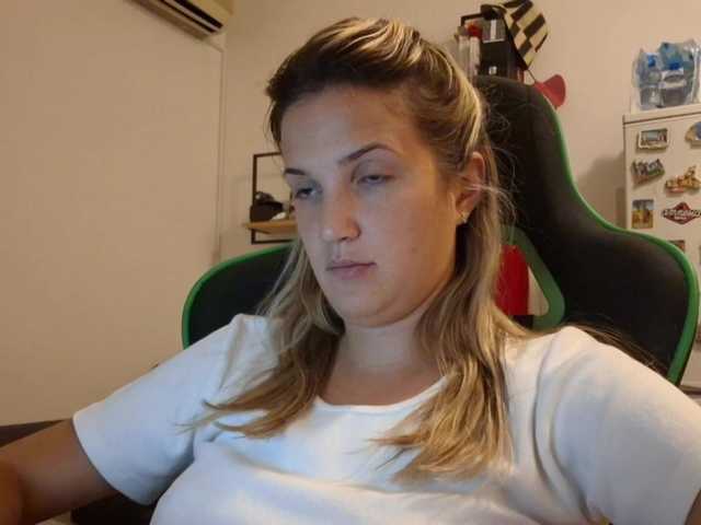 lean-cheeky live cam on BongaCams