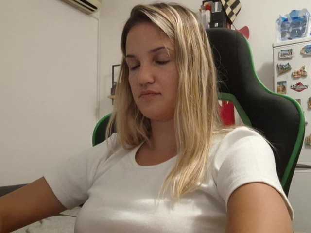 lean-cheeky live cam on BongaCams