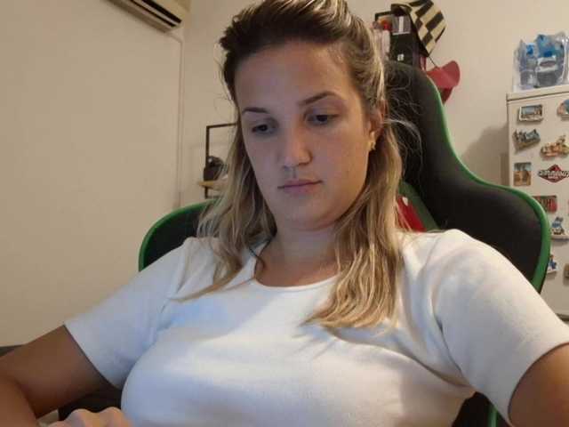 lean-cheeky live cam on BongaCams