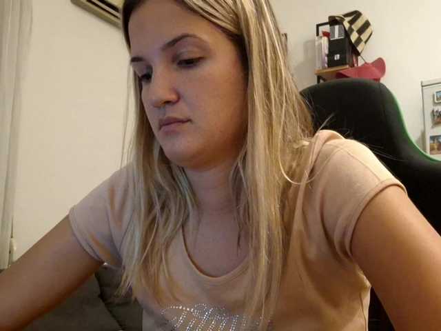 lean-cheeky live cam on BongaCams