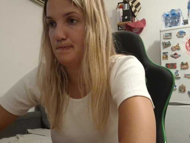 lean-cheeky live cam on BongaCams