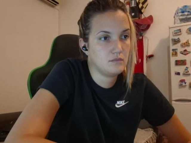 lean-cheeky live cam on BongaCams