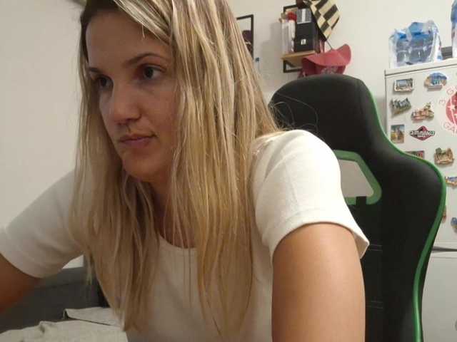 lean-cheeky live cam on BongaCams