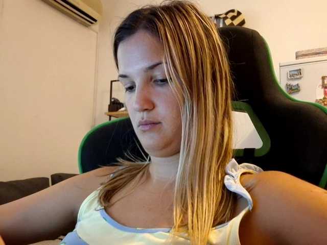 lean-cheeky live cam on BongaCams