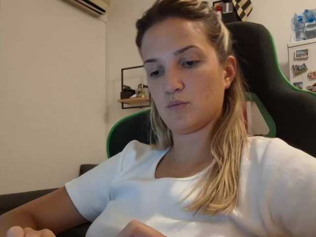 lean-cheeky live cam on BongaCams