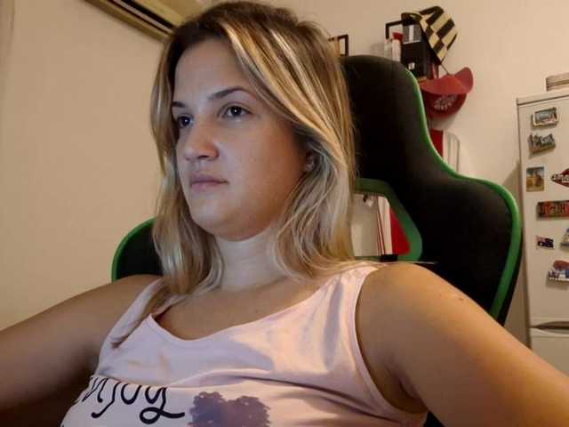lean-cheeky live cam on BongaCams