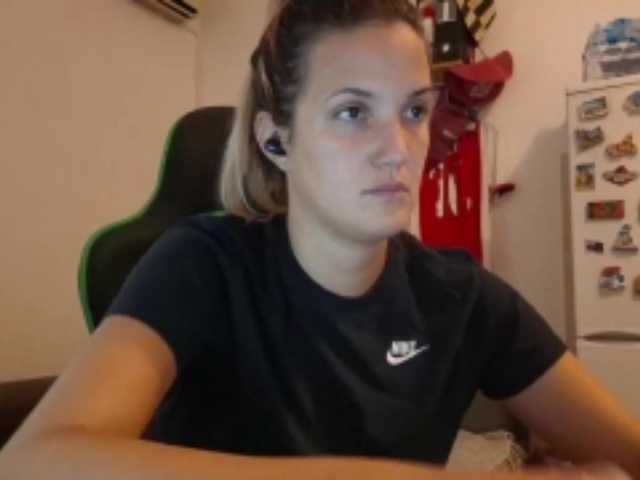 lean-cheeky live cam on BongaCams