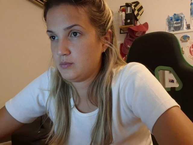 lean-cheeky live cam on BongaCams