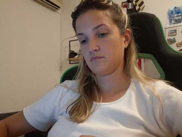 lean-cheeky live cam on BongaCams