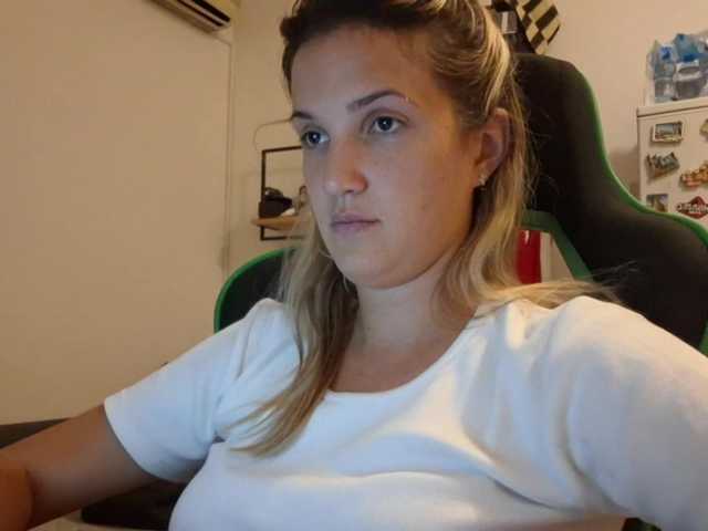 lean-cheeky live cam on BongaCams