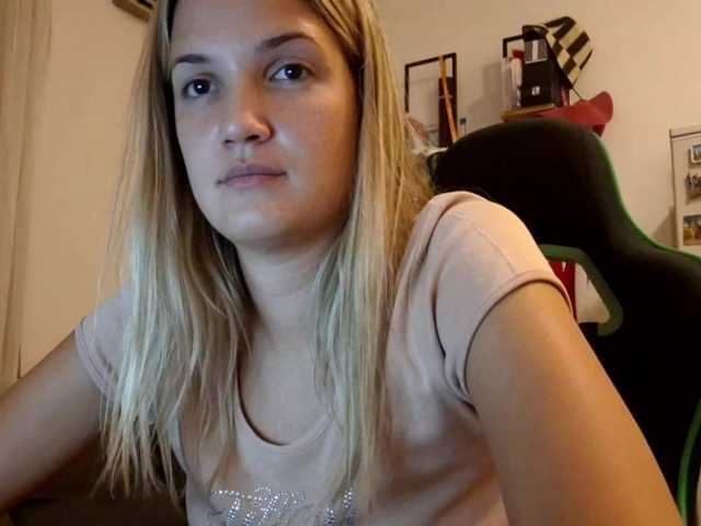 lean-cheeky live cam on BongaCams