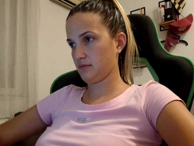 lean-cheeky live cam on BongaCams