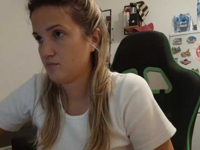 lean-cheeky live cam on BongaCams
