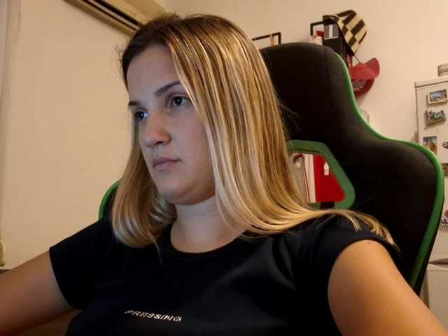 lean-cheeky live cam on BongaCams