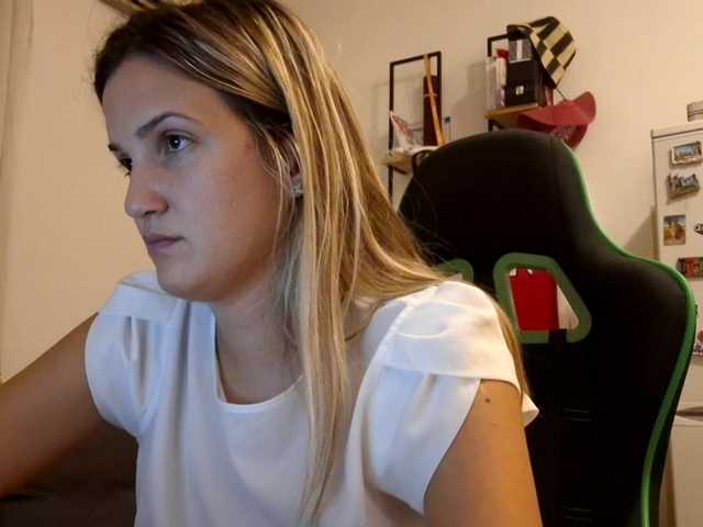 lean-cheeky live cam on BongaCams