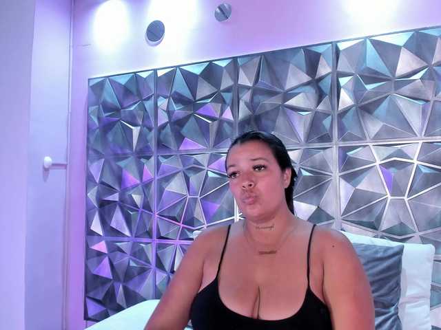 Yarasaint live cam on BongaCams