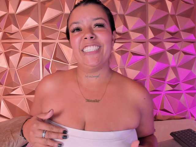 Yarasaint live cam on BongaCams