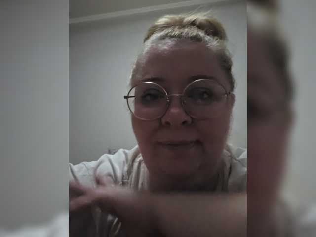 Iremka live cam on BongaCams