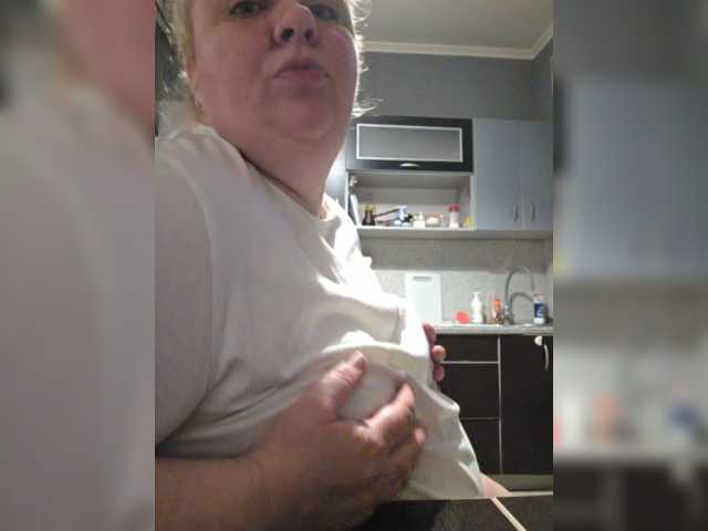 Iremka live cam on BongaCams
