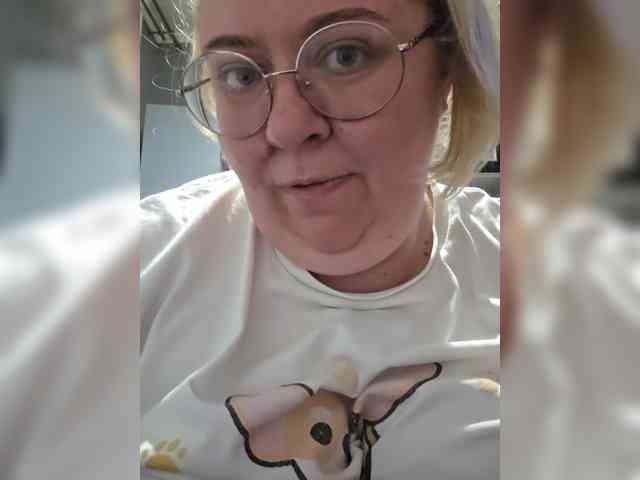Iremka's cam show statistics and live stream