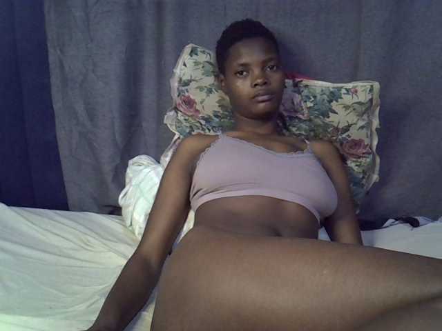 Slender-kerry live cam on BongaCams