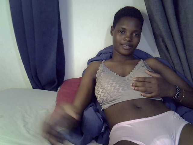 Slender-kerry, live now on BongaCams