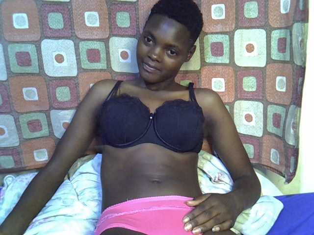 Slender-kerry live cam on BongaCams