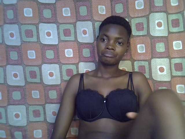 Slender-kerry live cam on BongaCams