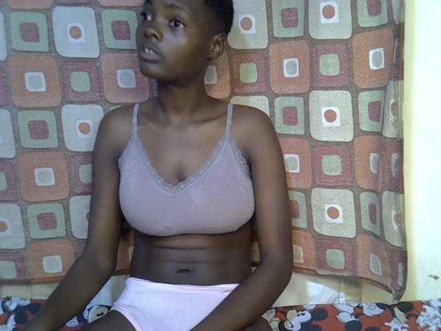 Slender-kerry live cam on BongaCams
