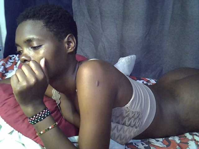 Slender-kerry live cam on BongaCams