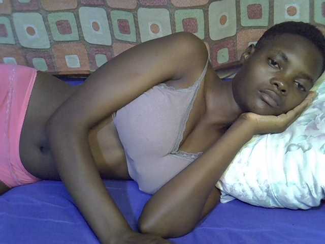 Slender-kerry live cam on BongaCams