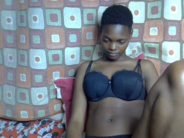 Slender-kerry live cam on BongaCams