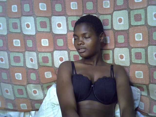 Slender-kerry live cam on BongaCams