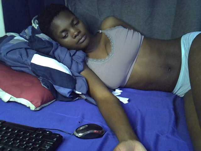 Slender-kerry live cam on BongaCams