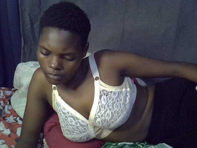 Slender-kerry live cam on BongaCams