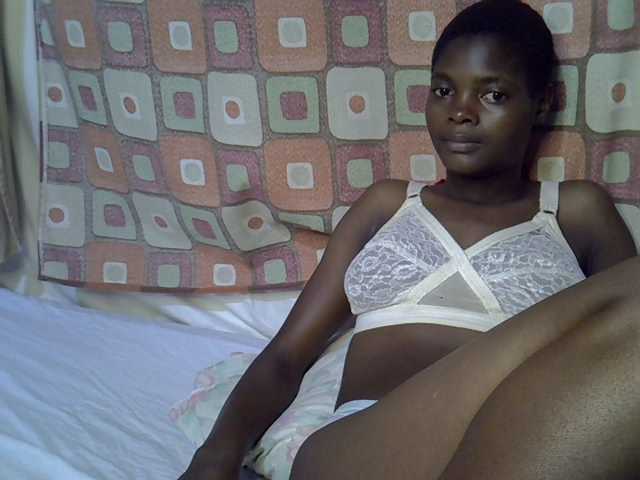 Slender-kerry live cam on BongaCams