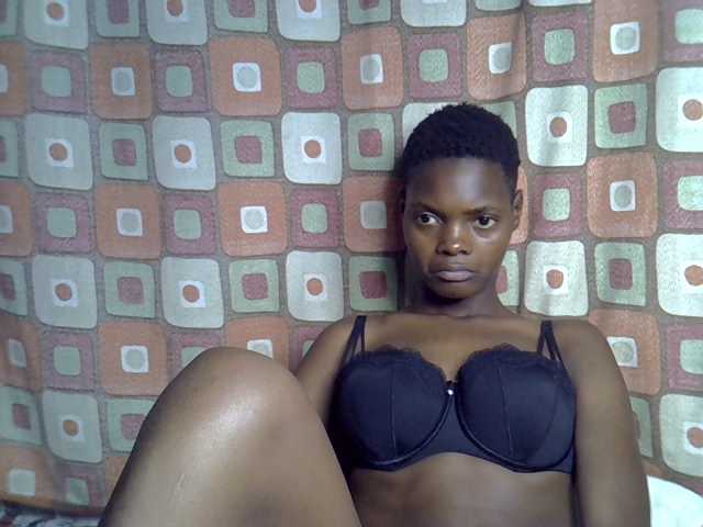 Slender-kerry live cam on BongaCams