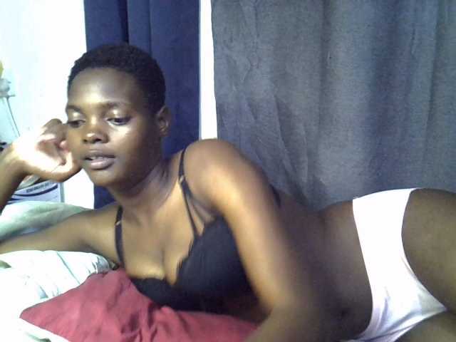 Slender-kerry live cam on BongaCams